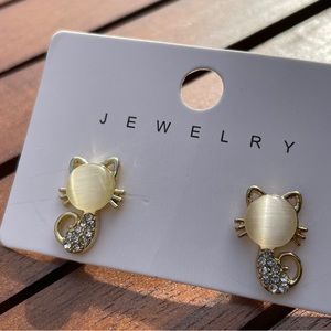 Kitty cat 🐱 studs